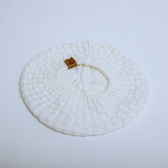 Alpine Kiss Knit Beret Bundle - Picture 5 of 11